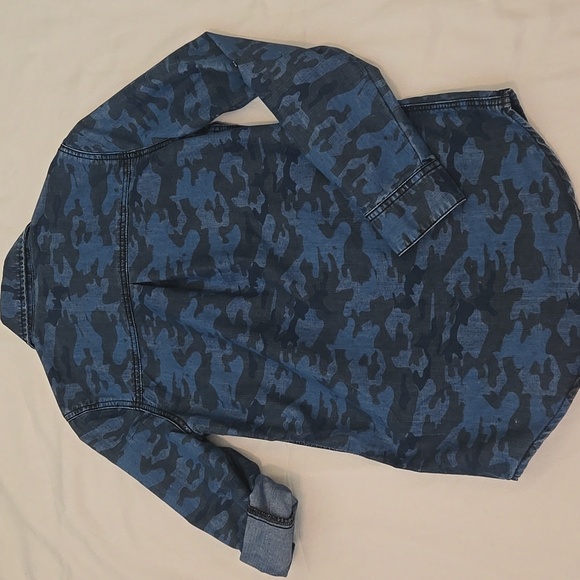 BlankNYC Blue Camouflage Denim Button Up Shirt Size XS - Picture 6 of 6